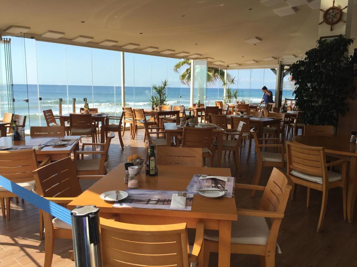 Mi Capricho, Beachfront, Grownfloor, Private Garden & Terrace Ситио-де-Калаонда Экстерьер фото