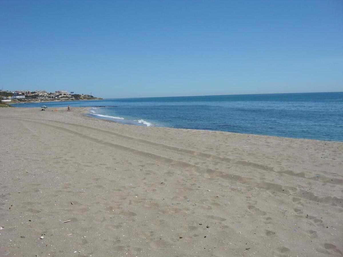Mi Capricho, Beachfront, Grownfloor, Private Garden & Terrace Ситио-де-Калаонда Экстерьер фото